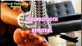 Houndstooth Sock Removal