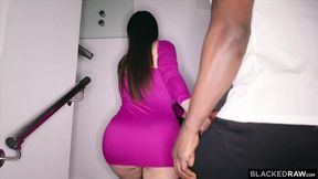 VixenPlus BBC-hungry Violet seduces Jax with her fiery passion