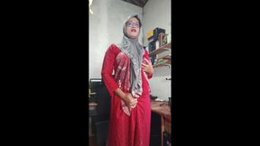 Hijab Ladyboys Cum Masturbating