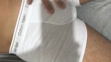 NOVINHO DE PAU DURO NA CUECA BRANCA