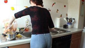 Simone - In The Kitchen 4