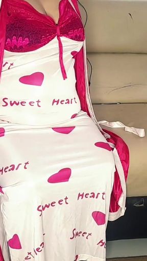 PIZZA MAN FUCK HOT BHABHI IN HINDI AUDIO.   Clip 1