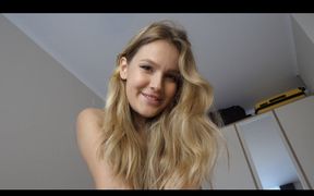 A Good Girl Knows How to Make a Good Morning. Virtual Sex