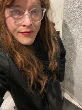 Trans woman masturbates herself and, the full load is then also well cleaned