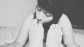 It Feels so Good to Lick His Feet