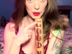 Hot brunette from squirt masturbating on webcam