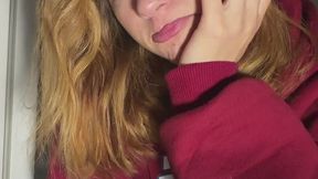 HANDY IN FRONT OF THE CAMERA SMOKE