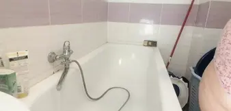 Sexy wife shaves her pussy hair