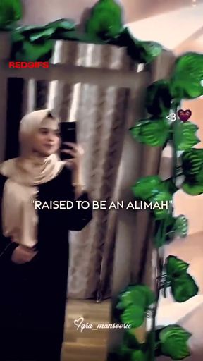 Masturbating amateur Muslim girl shows off her pussy and ass