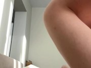 Худая красотка показывает свое худое тело - SyaoSan