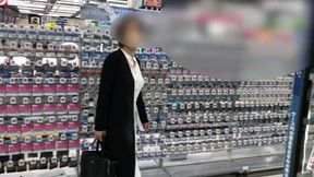 『個人撮影』巨乳熟女にピタッと白ワンピでノーブラ散歩＆お買い物ポッチが。 japanese/hentai/asian/milf/step mom/big tits/日本人/熟女/巨乳/素人/潮吹き