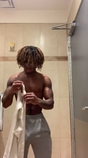 Public jerkoff🤭 for my fans JUICY BBC ALER⚠️💦🍆 5 mins of enjoyment😘 sub for more‼️💚