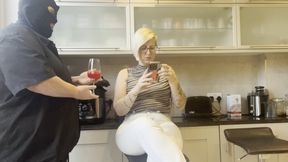 Human Furniture for Miss Fair Trade – Sit Still, Be Useful