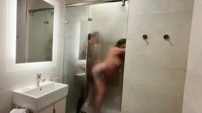 Fogged Up & Fucking I: Alicia’s Shower Ride with Devon 4K