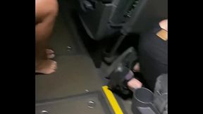 Sexo mais arriscado dentro do &ocirc_nibus - p&uacute_blico real com telespectadores