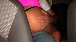 Tr&ecirc_s passeios de carro com minha esposa namorando no banco de tr&aacute_s