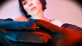Fatal gloved breath play games - FEMME FATALE