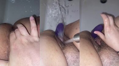 Fucking myself with my dildo and water jet til I squirt on private cam sesh