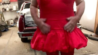 プラスサイズのアメリカ人女装子のぽっちゃり男たちがランジェリー、ストッキング、ハイヒール、ヒールを履いてアナルファックされる