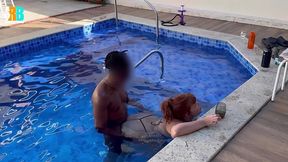 festinha liberal! marido corno bi nao resistiu e mamou negao junto com a esposa. corninho chupando comedor da hotwife