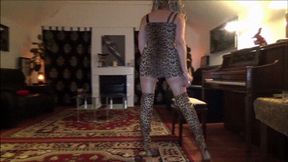 playing the piano with long red fingernails and thigh-high boots - full clip - (1280x720*wmv)