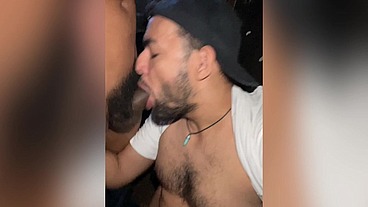 Preto gostoso do cinemão porno do centro que sempre me sacia.