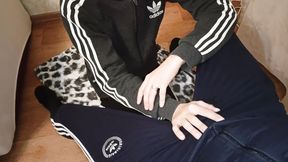 A Straight Man Sucked a Big Dick to a Straight Man in Adidas Hiding From Prying Eyes!!!