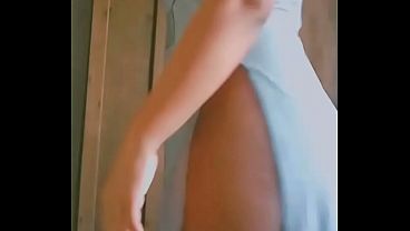 Moreninha de Vestido e Meia Cal&ccedil_a