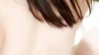 【個人撮影】ムラついてビジホに呼び出した人妻がベッドをびしょびしょにしやがったので、風呂場でバックから犯して中出しNTR　たっぷり子種を注いでやりました