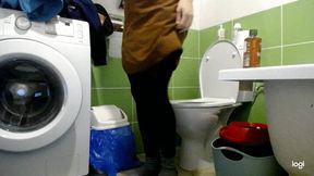 My pee on the morning to the toilet bowl mp4