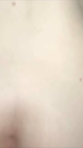 Cute MILF gets a creampie in missionary