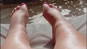 Neon Pink Toes & wrinkled arches in the Sun