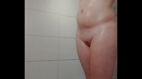 Douche toi avec moi :) Dans cette vid&eacute_o sans son tu pourras apercevoir ...