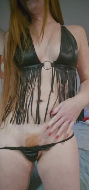 Strip tease, ass shaking and oiling my titties for you