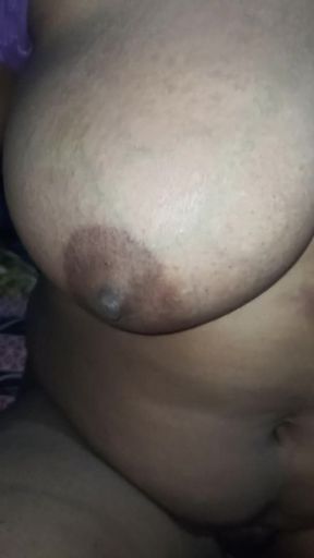 indian milf is feeling horny and showing boobs and vagina