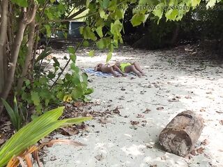 Pervert cummed on cuties while they were sunbathing on a public beach
