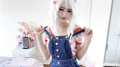 Hello Kitty Neko Girl Plays With Toys and Cums Hard!