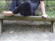 Schuhe und Nylonfüsse lüften ** Outdoor im Wald **