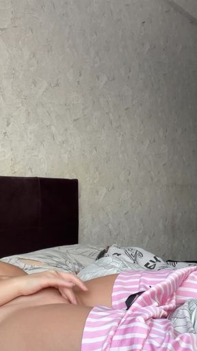 My stepmom was left alone at home and cummed 2 times   Clip 1