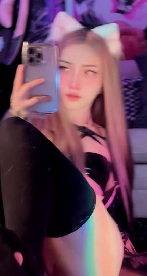 Slim Onlyfan poses with big ass and tits