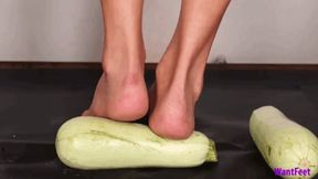 Bare Heel Zucchini Crush 4K