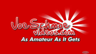 Vintage-Daddy mit großem, unbeschnittenem Schwanz reitet ohne Sattel und wichst sich einen ab