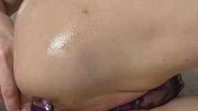 Messy oily pussy play