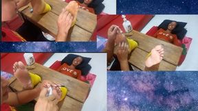 Yessi tickle soles: Tickle table