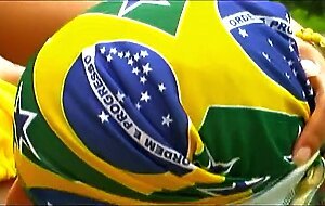 Sara Lemos is a sexy brunette who does anal on the beach