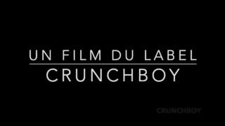 Amatööri Delta Kobran raaka satulaa hakkaa päättyy intensiiviseen kotitekoiseen kermapiirakkaan