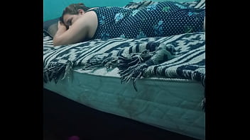 Masaje con crema hasta dejarla desnuda