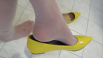 yellow patent pointy ballet flats nyloned feet shoeplay by Isabelle-Sandrine