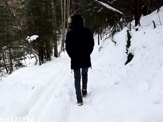 Risky public deepthroat oral pleasure in pretty winter landscape