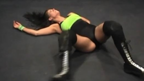 SPINNING STEPHANIE TO A SUBMISSION! Sassy Stephanie vs VHawk